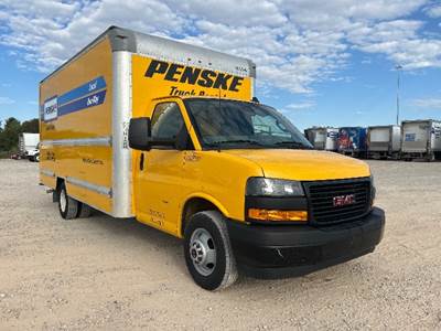 GMC G33903 Box Truck - 401HP, 6 Speed Automatic, Roll up Door