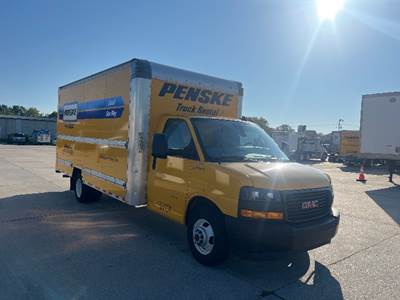 GMC G33903 Box Truck - 401HP, 6 Speed Automatic, Roll up Door