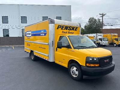 GMC G33903 Box Truck - 401HP, 6 Speed Automatic, Roll up Door