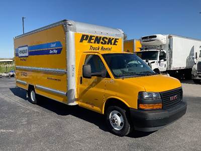 GMC G33903 Box Truck - 401HP, 6 Speed Automatic, Roll up Door
