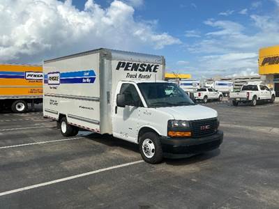 GMC G33903 Box Truck - 401HP, 6 Speed Automatic, Roll up Door