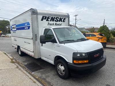 GMC G33903 Box Truck - 401HP, 6 Speed Automatic, Roll up Door