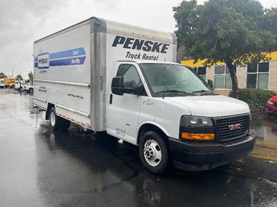 GMC G33903 Box Truck - 401HP, 6 Speed Automatic, Roll up Door
