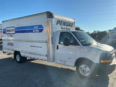 GMC G33903 Box Truck - 401HP, 6 Speed Automatic, Roll up Door