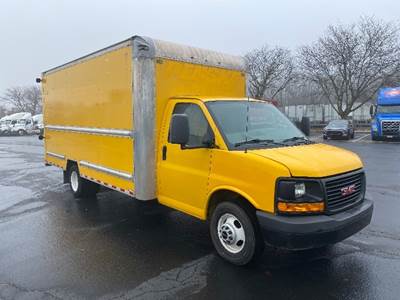 GMC G33903 Box Truck - 280HP, 6 Speed Automatic, Roll up Door