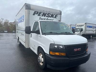 GMC G33903 Box Truck - 341HP, 6 Speed Automatic, Roll up Door