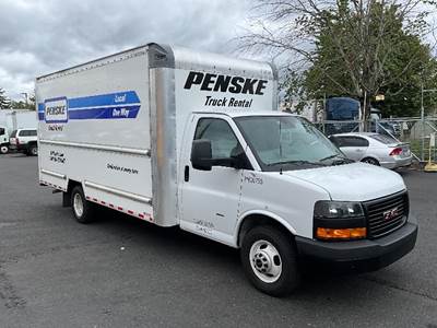 GMC G33903 Box Truck - 401HP, 6 Speed Automatic, Roll up Door