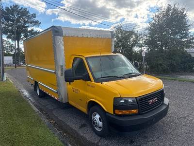 GMC G33903 Box Truck - 401HP, 6 Speed Automatic, Roll up Door