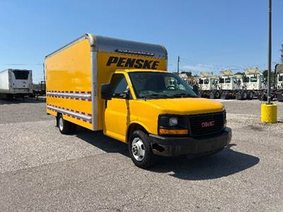 GMC G33903 Box Truck - 342HP, 6 Speed Automatic, Roll up Door