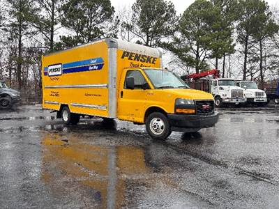 GMC G33903 Box Truck - 401HP, 6 Speed Automatic, Roll up Door