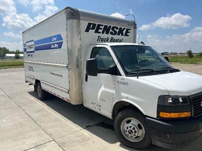 GMC G33903 Box Truck - 401HP, 6 Speed Automatic, Roll up Door