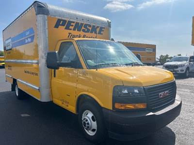 GMC G33903 Box Truck - 401HP, 6 Speed Automatic, Roll up Door