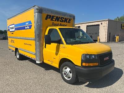 GMC G33903 Box Truck - 401HP, 6 Speed Automatic, Roll up Door