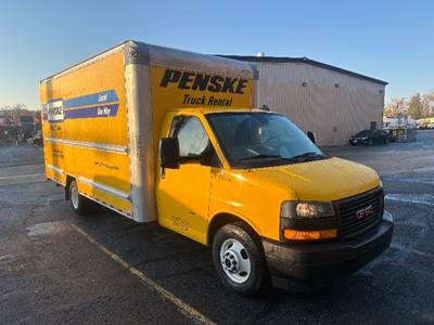 GMC G33903 Box Truck - 401HP, 6 Speed Automatic, Roll up Door