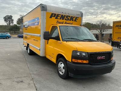 GMC G33903 Box Truck - 401HP, 6 Speed Automatic, Roll up Door