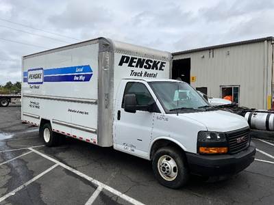 GMC G33903 Box Truck - 401HP, 6 Speed Automatic, Roll up Door