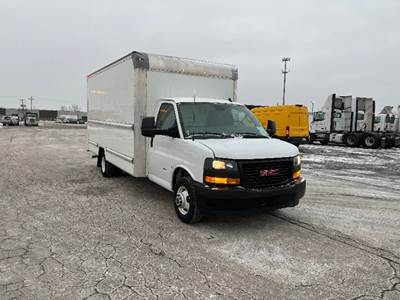 GMC G33903 Box Truck - 401HP, 6 Speed Automatic, Roll up Door