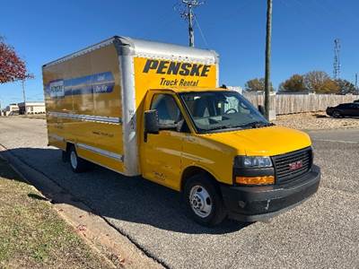 GMC G33903 Box Truck - 401HP, 6 Speed Automatic, Roll up Door