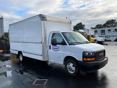 GMC G33903 Box Truck - 401HP, 6 Speed Automatic, Roll up Door