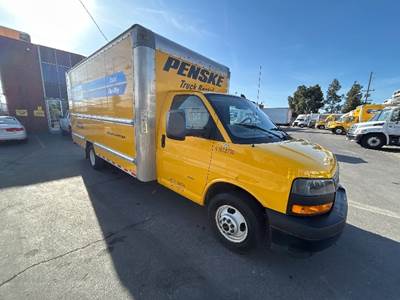 GMC G33903 Box Truck - 401HP, 6 Speed Automatic, Roll up Door