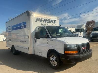 GMC G33903 Box Truck - 401HP, 6 Speed Automatic, Roll up Door