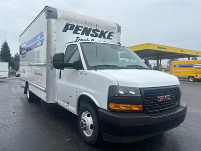 GMC G33903 Box Truck - 401HP, 6 Speed Automatic, Roll up Door