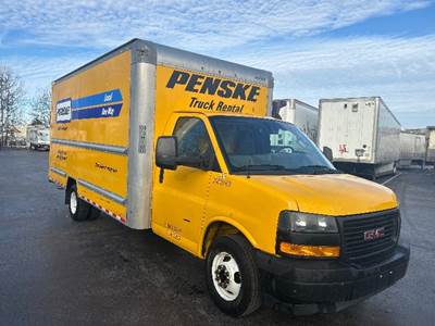 GMC G33903 Box Truck - 401HP, 6 Speed Automatic, Roll up Door