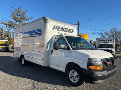 GMC G33903 Box Truck - 401HP, 6 Speed Automatic, Roll up Door