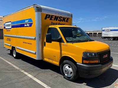 GMC G33903 Box Truck - 401HP, 6 Speed Automatic, Roll up Door