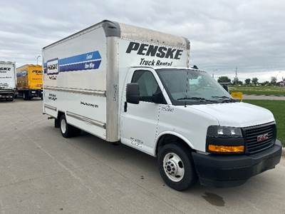 GMC G33903 Box Truck - 401HP, 6 Speed Automatic, Roll up Door