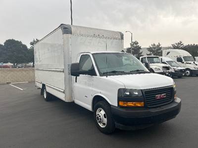 GMC G33903 Box Truck - 401HP, 6 Speed Automatic, Roll up Door