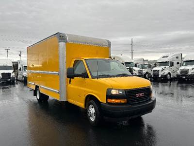 GMC G33903 Box Truck - 401HP, 6 Speed Automatic, Roll up Door