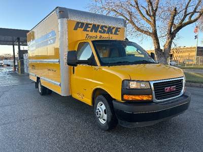 GMC G33903 Box Truck - 401HP, 6 Speed Automatic, Roll up Door