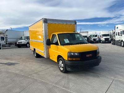 GMC G33903 Box Truck - 401HP, 6 Speed Automatic, Roll up Door