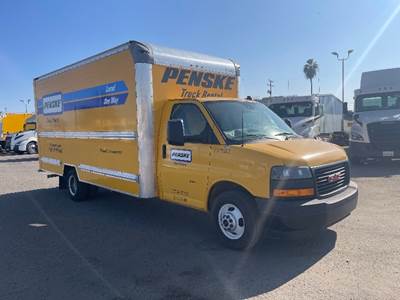 GMC G33903 Box Truck - 401HP, 6 Speed Automatic, Roll up Door