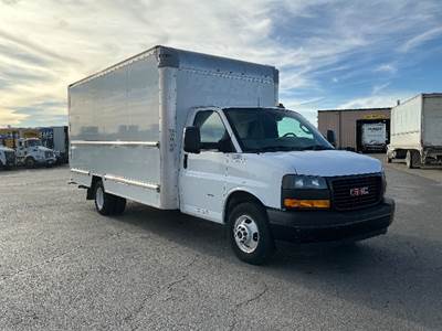 GMC G33903 Box Truck - 401HP, 6 Speed Automatic, Roll up Door