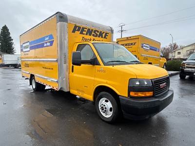 GMC G33903 Box Truck - 401HP, 6 Speed Automatic, Roll up Door