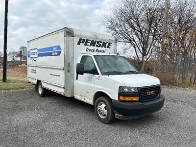GMC G33903 Box Truck - 401HP, 6 Speed Automatic, Roll up Door