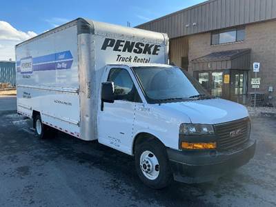 GMC G33903 Box Truck - 401HP, 6 Speed Automatic, Roll up Door