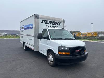 GMC G33903 Box Truck - 401HP, 6 Speed Automatic, Roll up Door