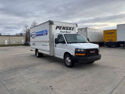 GMC G33903 Box Truck - 401HP, 6 Speed Automatic, Roll up Door