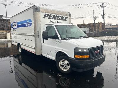 GMC G33903 Box Truck - 401HP, 6 Speed Automatic, Roll up Door