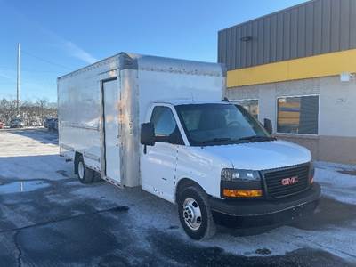 GMC G33903 Box Truck - 401HP, 6 Speed Automatic, Roll up Door