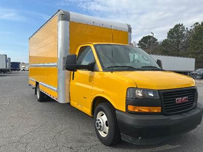 GMC G33903 Box Truck - 341HP, 6 Speed Automatic, Roll up Door