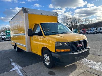 GMC G33903 Box Truck - 401HP, 6 Speed Automatic, Roll up Door
