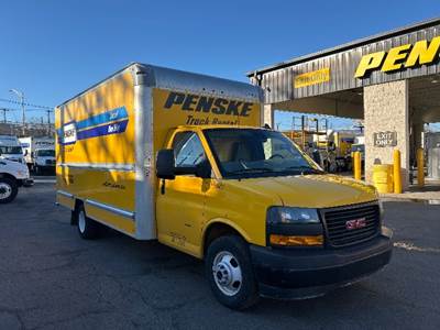 GMC G33903 Box Truck - 401HP, 6 Speed Automatic, Roll up Door