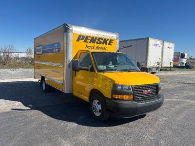 GMC G33903 Box Truck - 401HP, 6 Speed Automatic, Roll up Door