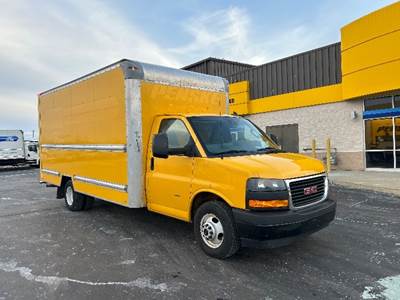 GMC G33903 Box Truck - 401HP, 6 Speed Automatic, Roll up Door