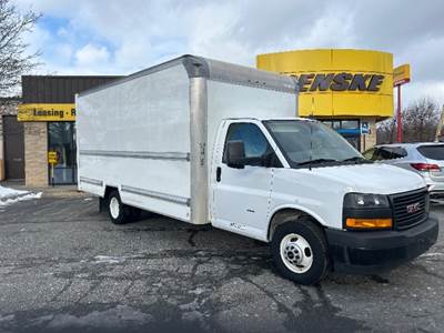 GMC G33903 Box Truck - 401HP, 6 Speed Automatic, Roll up Door