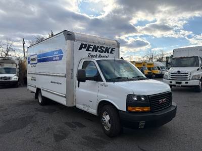 GMC G33903 Box Truck - 401HP, 6 Speed Automatic, Roll up Door